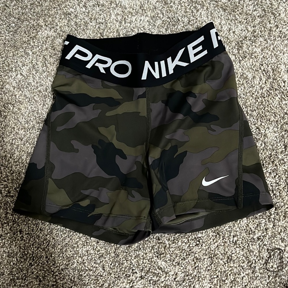 Camo Nike pros